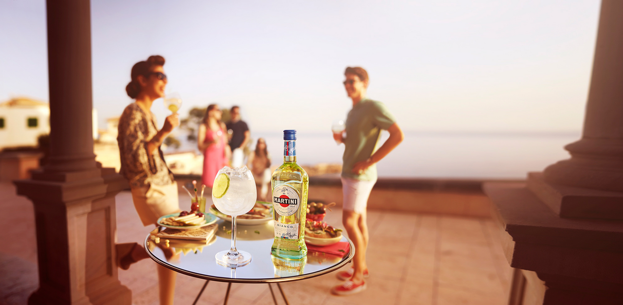 Напиток винный Martini Bianco белый сладкий, 0.5л