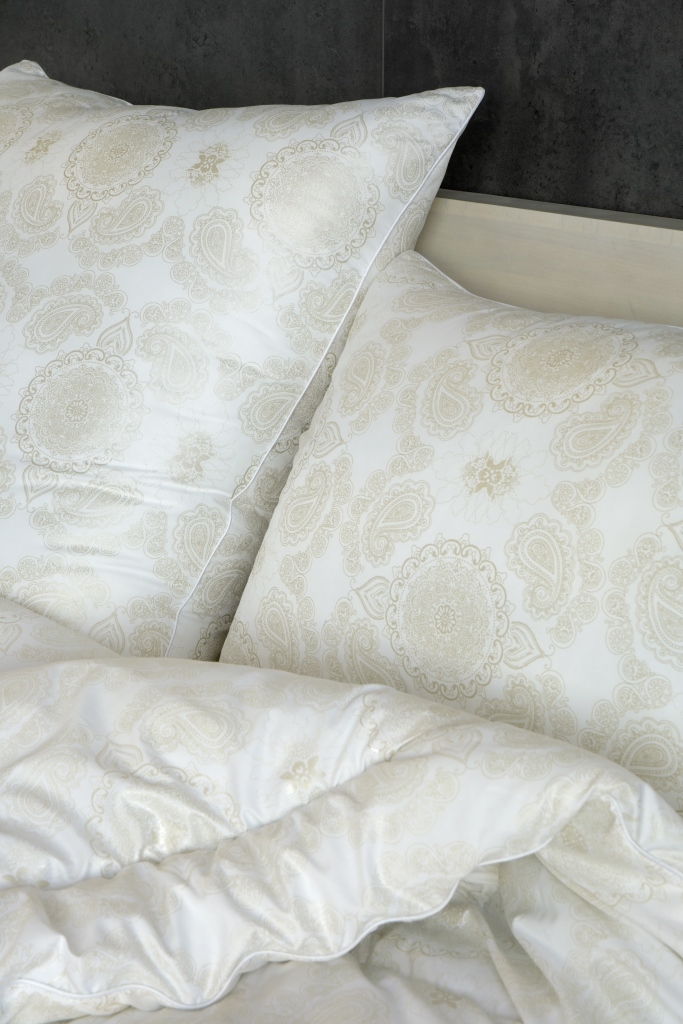 Подушка Волшебная ночь 70 х 70 см