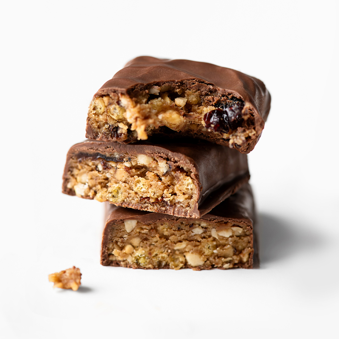 Батончик шоколадный Nattys &Go Crispy с арахисовой пастой, карамелью и изюмом в молочном шоколаде, 45г