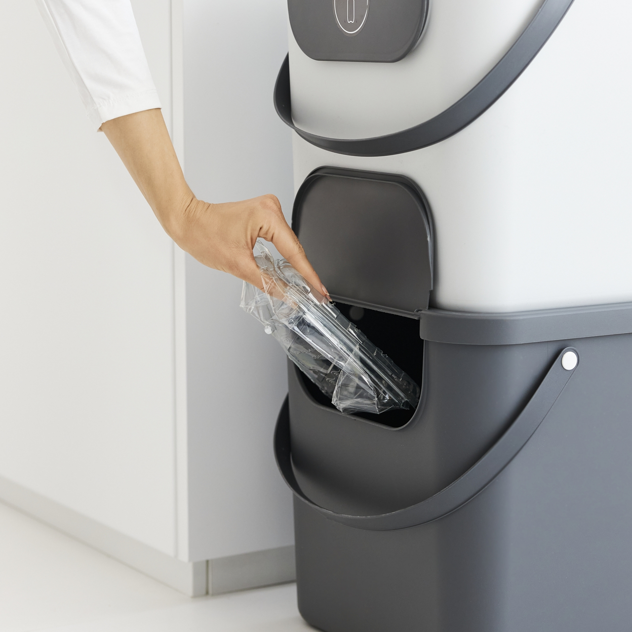 Контейнер для хранения Rotho Albula серый, 40л