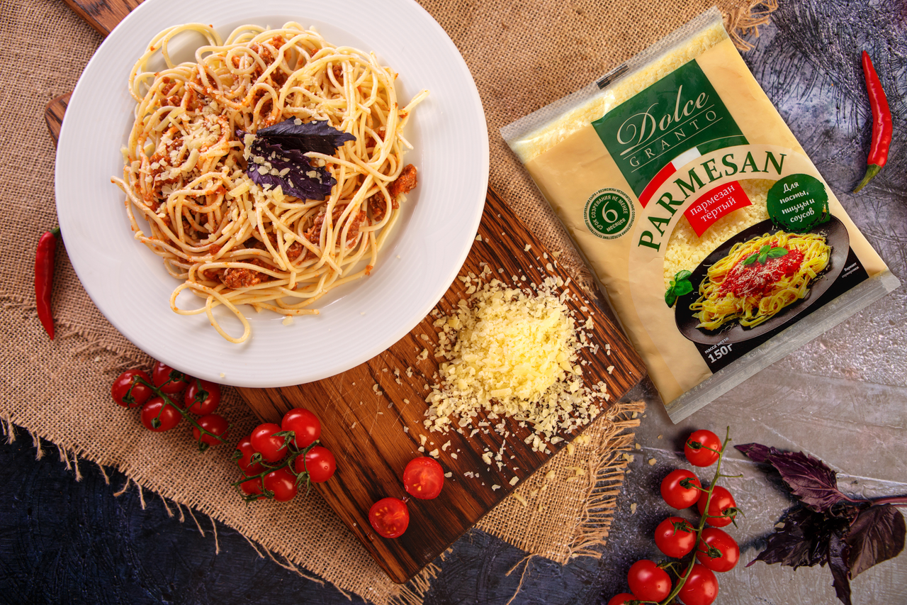 Сыр твердый Пармезан Dolce тертый 40% 150 г