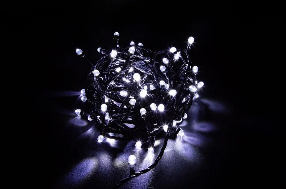 Световая гирлянда новогодняя Нить Glos мигающая 1015-W 10 м белый холодный