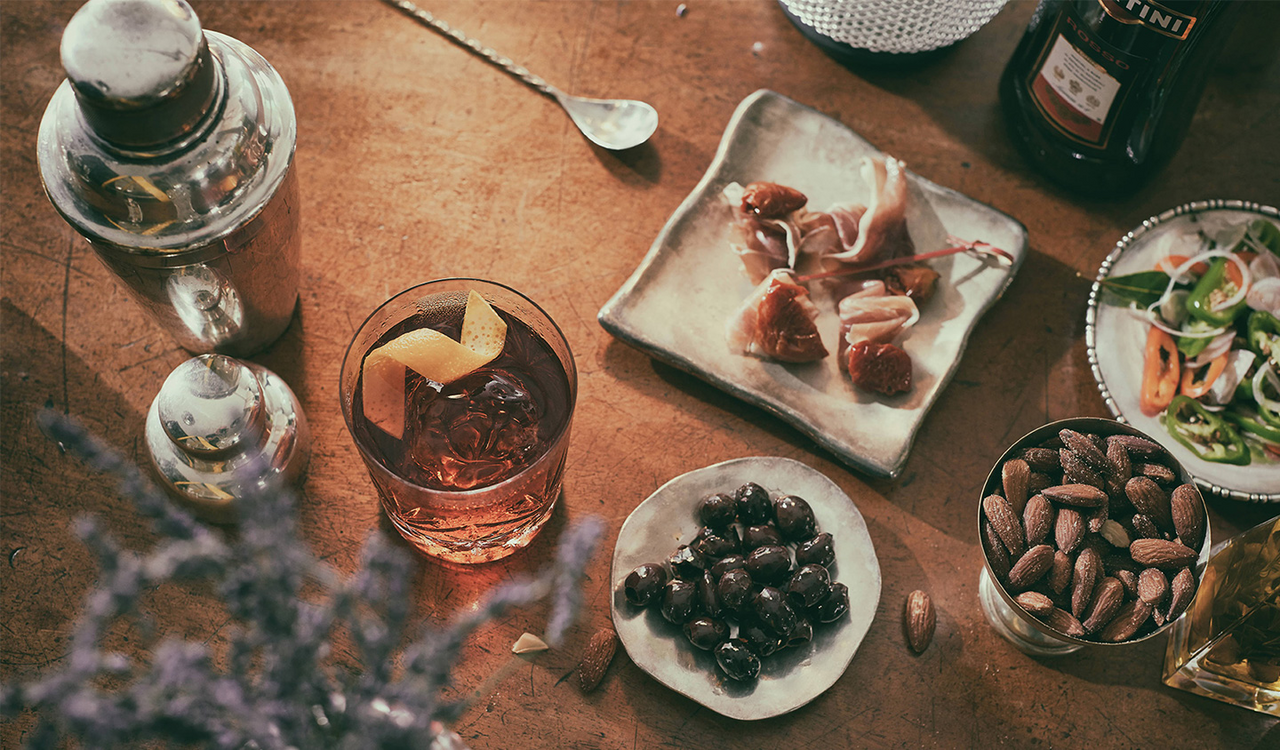 Напиток винный Martini Rosso красный сладкий, 1л
