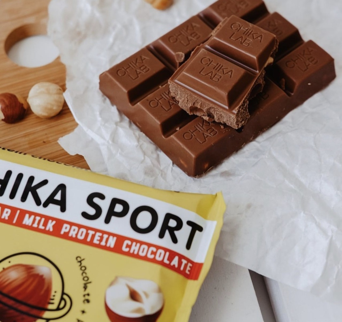 Шоколад Chikalab Chika Sport протеиновый молочный с фундуком, 100г