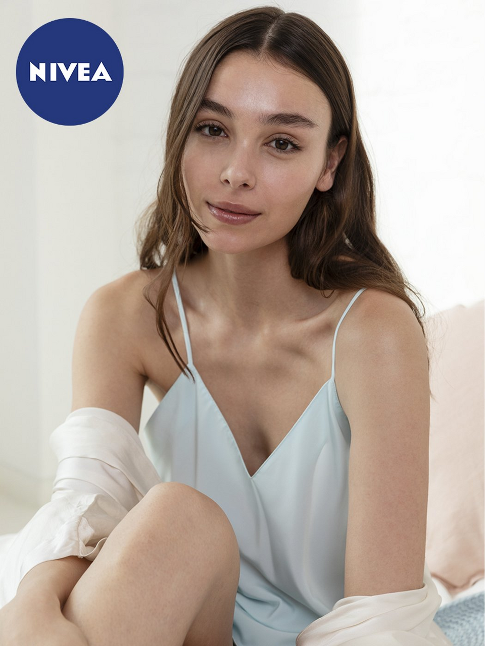 Интенсивный увлажняющий крем Nivea Soft для лица рук и тела с маслом жожоба и витамином Е 75 мл