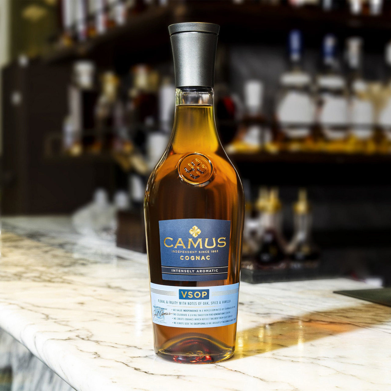 Коньяк Camus VSOP в подарочной упаковке, 0.5л