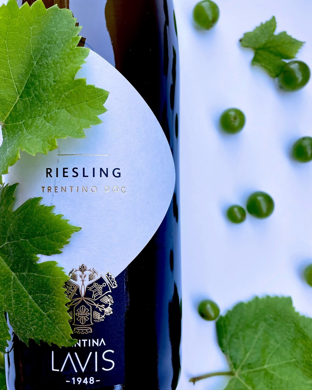 Вино Lavis Riesling белое полусухое, 0.75л