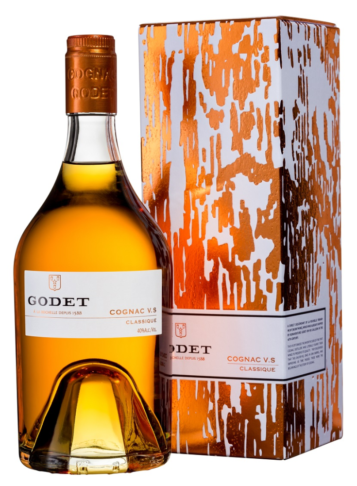 Коньяк Godet Classic VS в подарочной упаковке, 0.7л